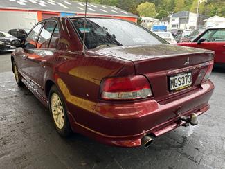 2004 Mitsubishi Galant - Thumbnail