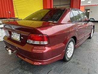 2004 Mitsubishi Galant - Thumbnail