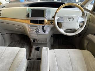 2006 Toyota Estima - Thumbnail