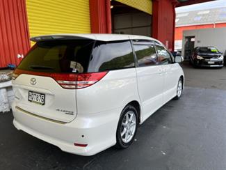 2006 Toyota Estima - Thumbnail