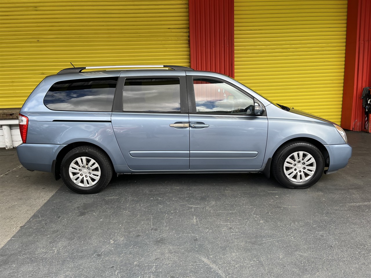 2010 Kia Carnival