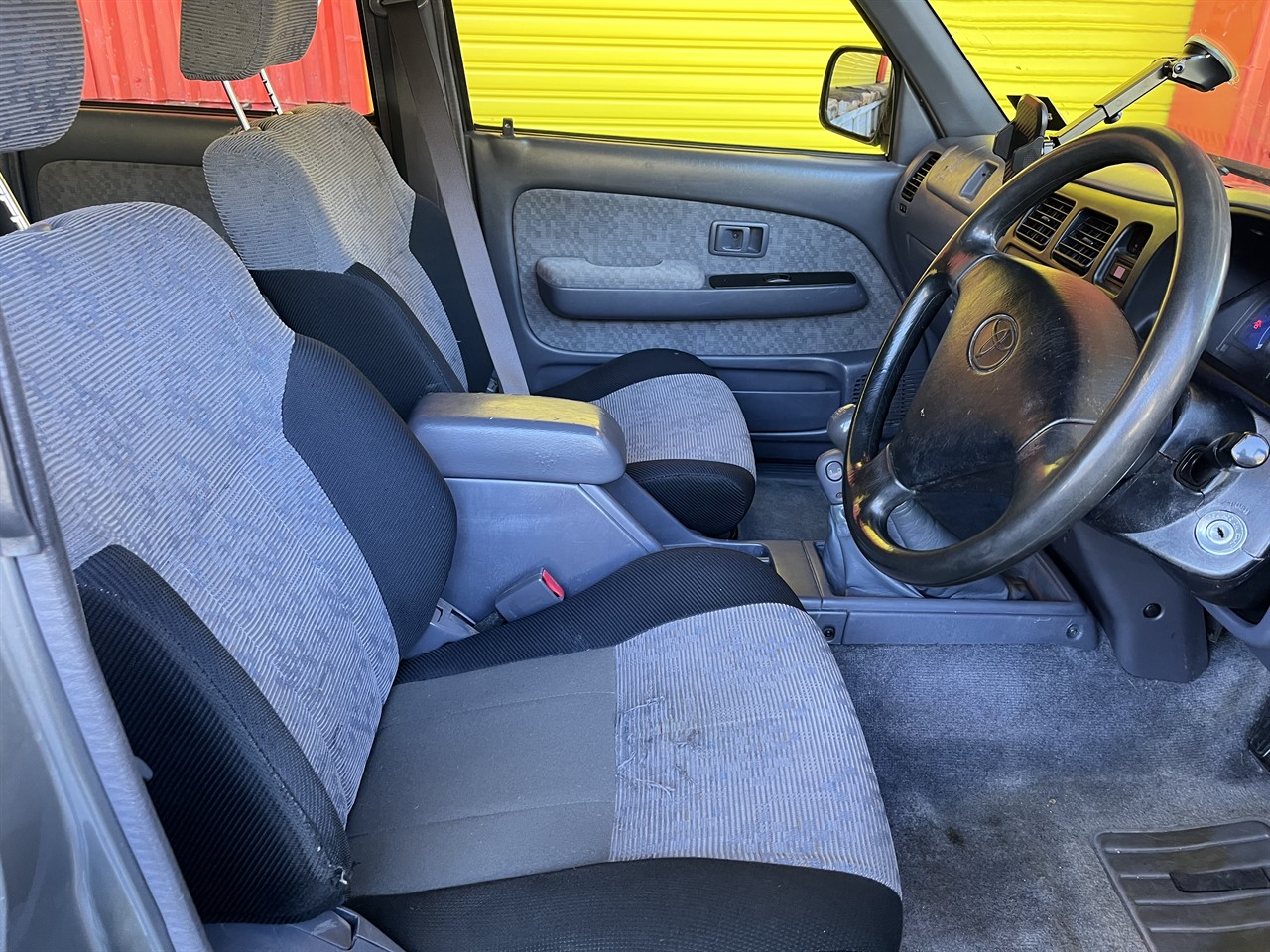 2003 Toyota Hilux