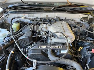2003 Toyota Hilux - Thumbnail