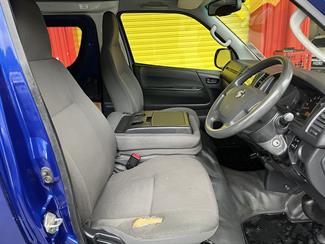 2015 Toyota Hiace - Thumbnail