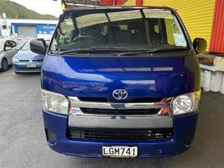 2015 Toyota Hiace - Thumbnail