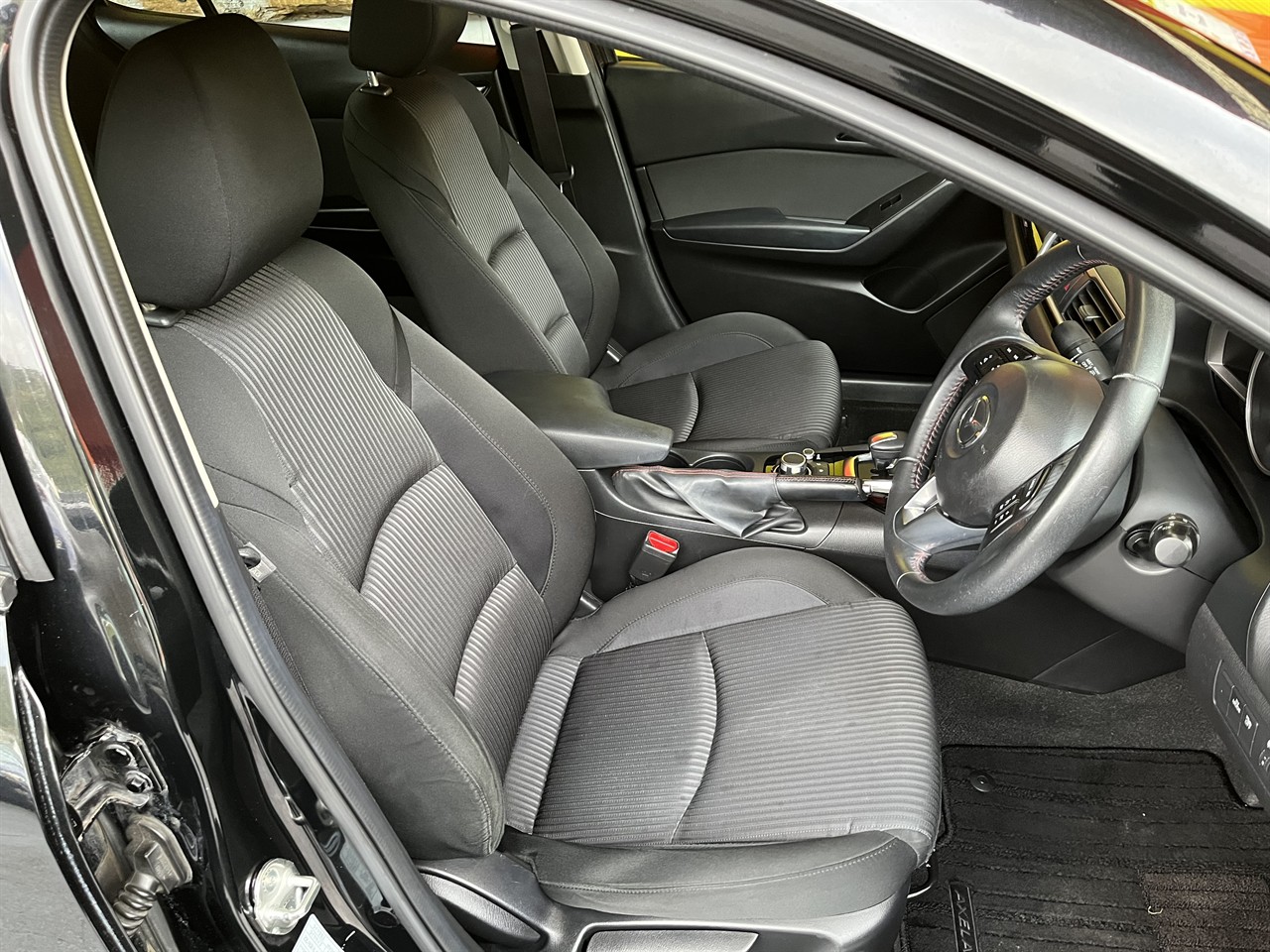 2015 Mazda Axela
