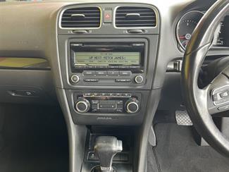 2011 Volkswagen Golf - Thumbnail