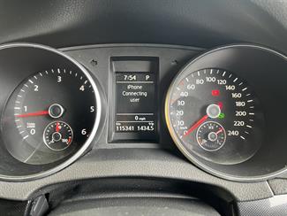 2011 Volkswagen Golf - Thumbnail