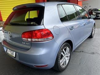 2011 Volkswagen Golf - Thumbnail