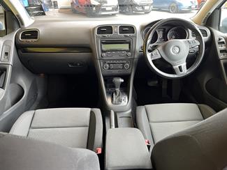 2011 Volkswagen Golf - Thumbnail