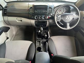 2014 Mitsubishi Triton - Thumbnail