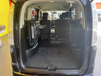 2013 Nissan Serena - Thumbnail