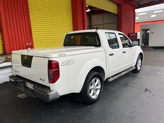 2012 Nissan Navara - Thumbnail