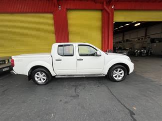 2012 Nissan Navara - Thumbnail