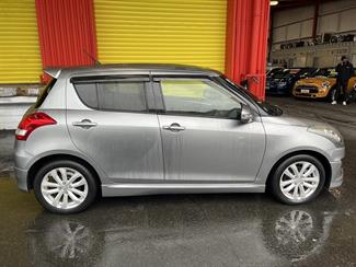 2016 Suzuki Swift - Thumbnail