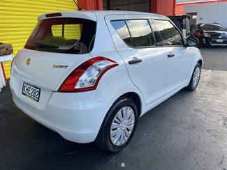 2017 Suzuki Swift - Thumbnail