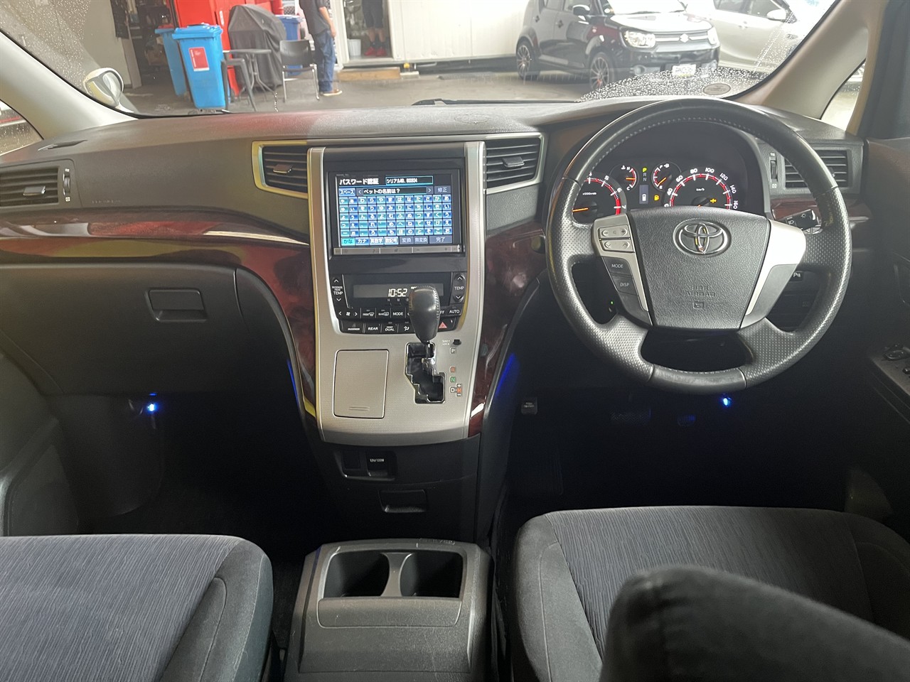 2013 Toyota Vellfire