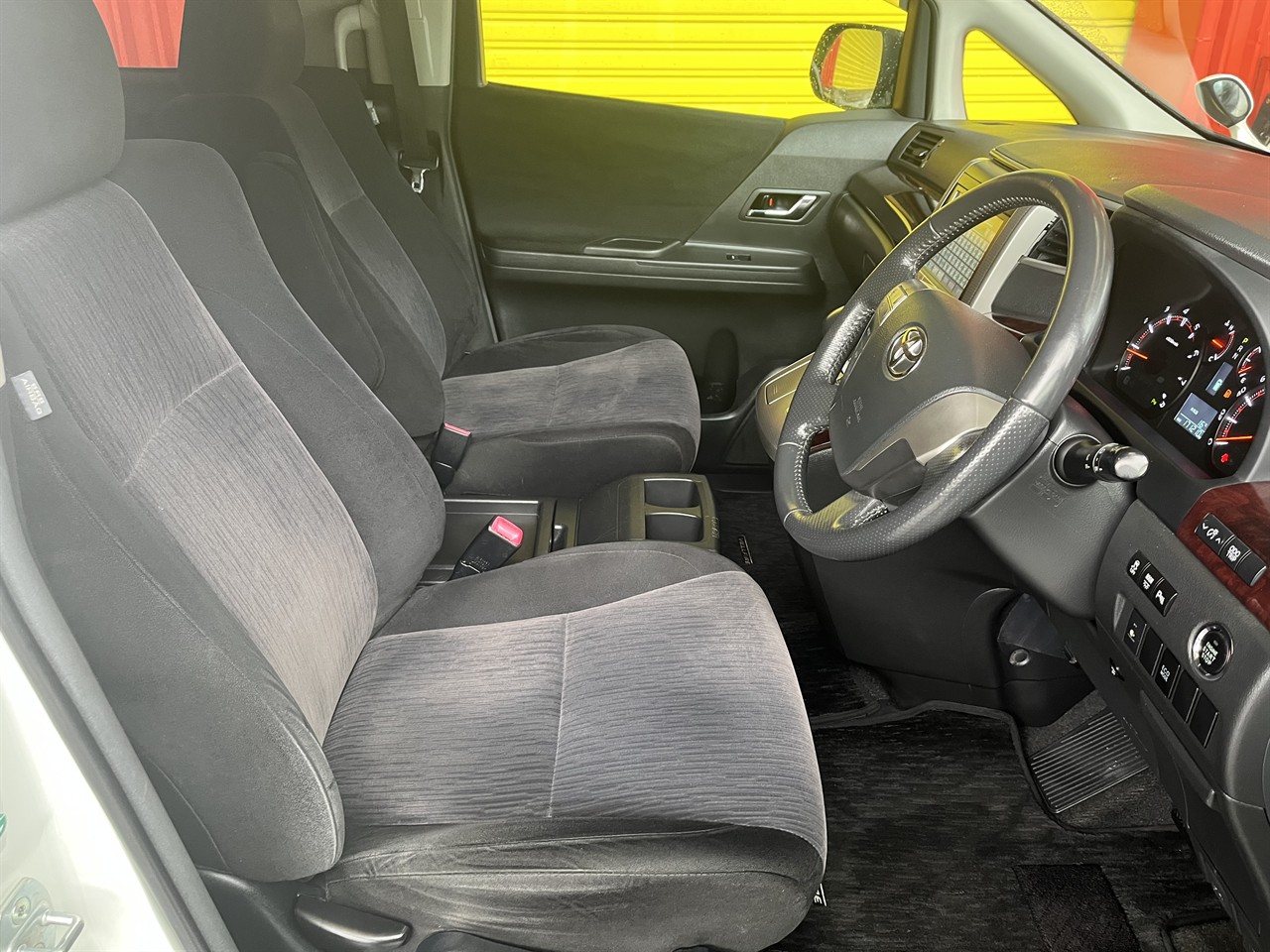 2013 Toyota Vellfire