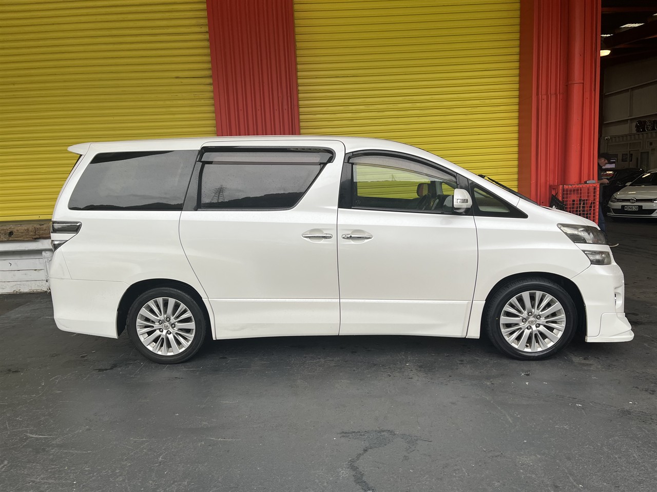 2013 Toyota Vellfire