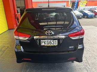 2009 Toyota Wish - Thumbnail