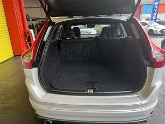 2016 Volvo Xc60 - Thumbnail