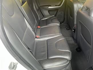 2016 Volvo Xc60 - Thumbnail