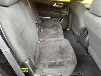 2013 Nissan pathfinder - Thumbnail