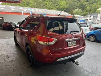 2013 Nissan pathfinder - Thumbnail