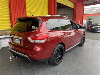 2013 Nissan pathfinder - Thumbnail