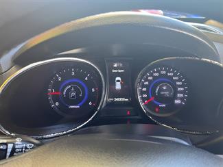 2013 Hyundai Santa Fe - Thumbnail