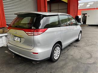 2006 Toyota Previa - Thumbnail