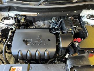 2019 Mitsubishi Outlander - Thumbnail