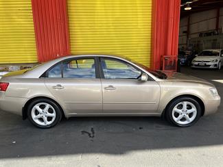 2006 Hyundai Sonata - Thumbnail