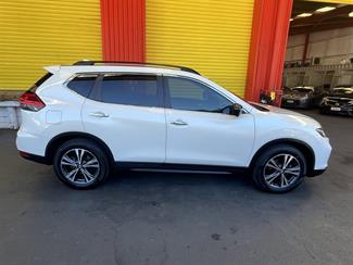 2017 Nissan X-Trail - Thumbnail