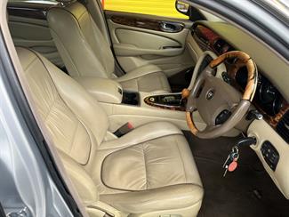 2007 Jaguar XJ8 - Thumbnail