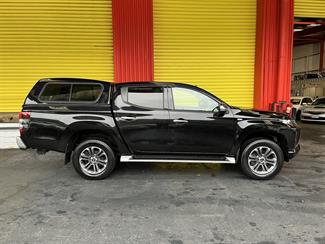 2021 Mitsubishi Triton - Thumbnail
