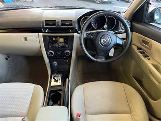 2005 Mazda Axela - Thumbnail