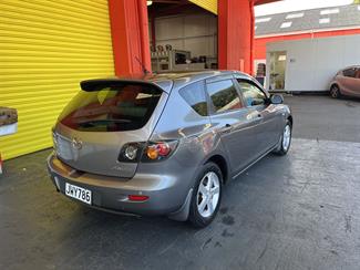 2005 Mazda Axela - Thumbnail