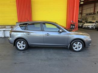 2005 Mazda Axela - Thumbnail