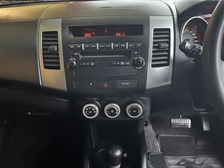 2007 Mitsubishi Outlander - Thumbnail