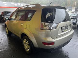 2007 Mitsubishi Outlander - Thumbnail