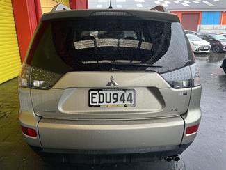 2007 Mitsubishi Outlander - Thumbnail
