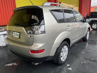 2007 Mitsubishi Outlander - Thumbnail