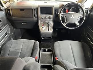 2007 Mitsubishi DELICA - Thumbnail