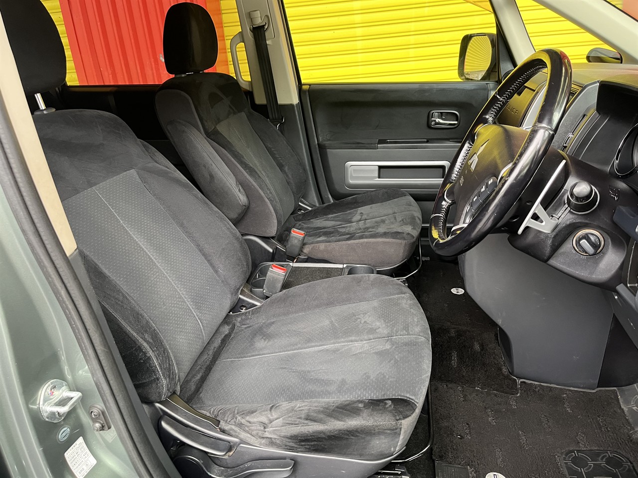 2007 Mitsubishi DELICA