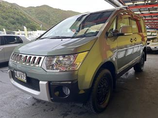 2007 Mitsubishi DELICA - Thumbnail
