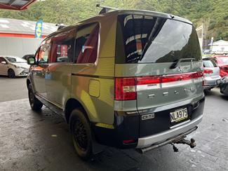 2007 Mitsubishi DELICA - Thumbnail