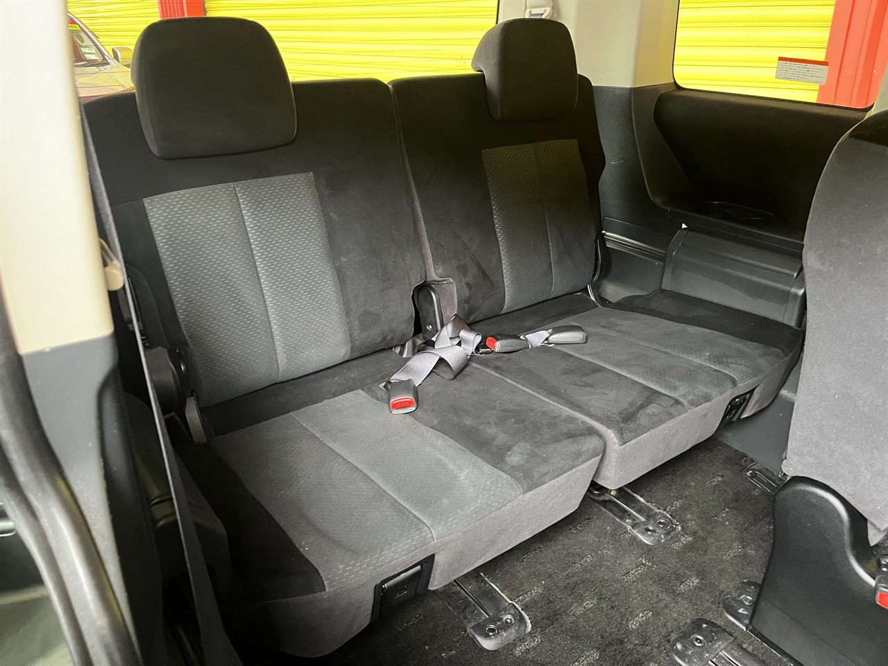 2007 Mitsubishi DELICA