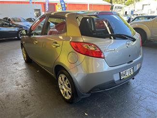 2013 Mazda Mazda2 - Thumbnail