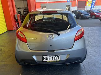 2013 Mazda Mazda2 - Thumbnail